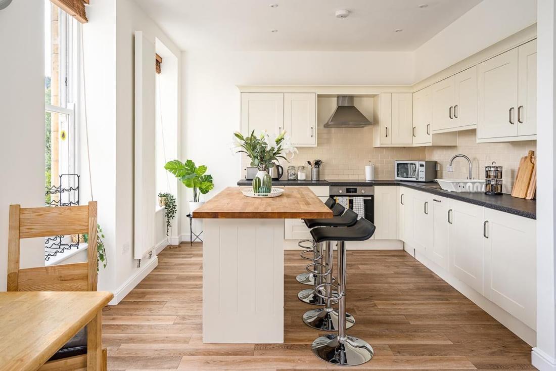 Spacious 2 Bedroom House With Stunning Views Bath Exteriér fotografie